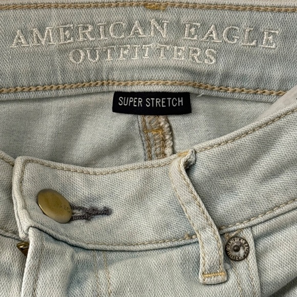 American Eagle Hi-Rise Shortie Distressed Shorts Stretch Light Wash Size 10 - Picture 5 of 12